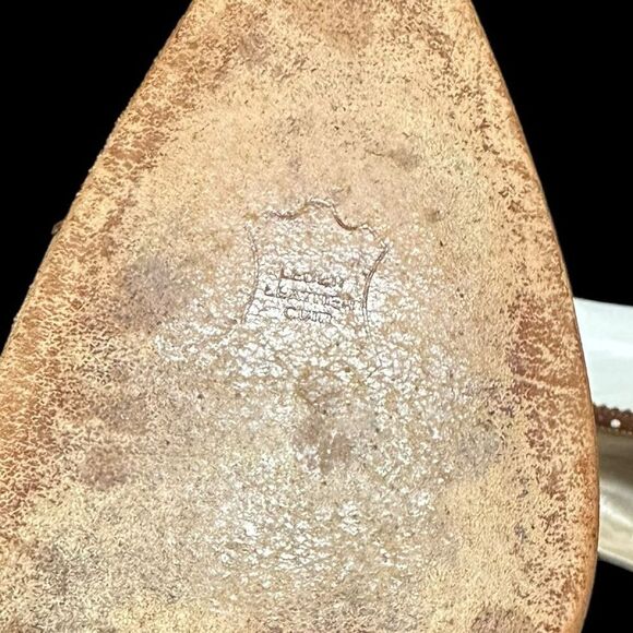 Bally Diandra White Leather pump with brown Cap Toe and broguing detail size 8 N - Picture 12 of 16